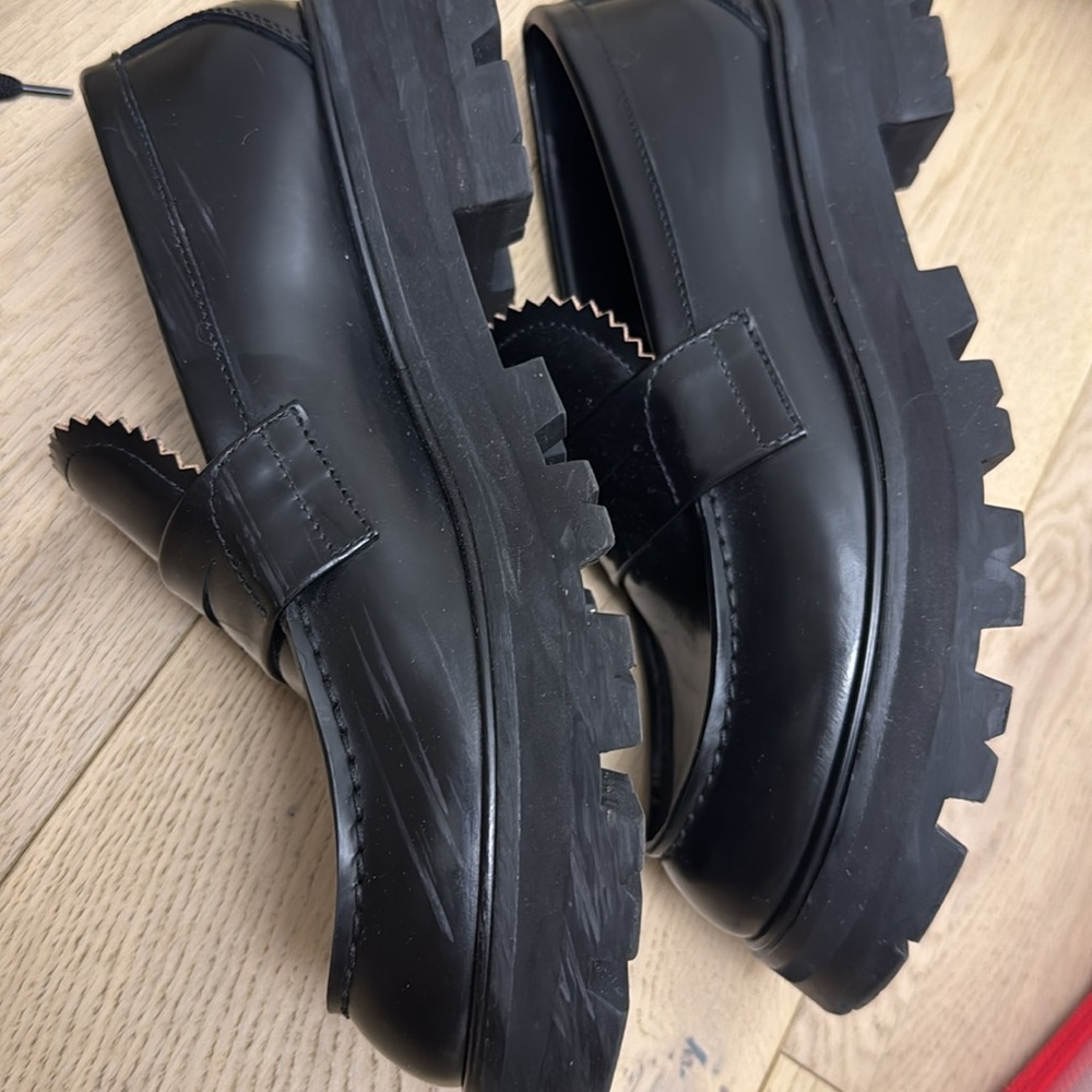 ALEXANDER MCQUEEN Wander leather loafers - Picture 5 of 5